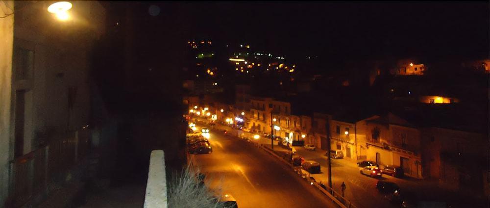 Pineta Monserrato Modica Buitenkant foto