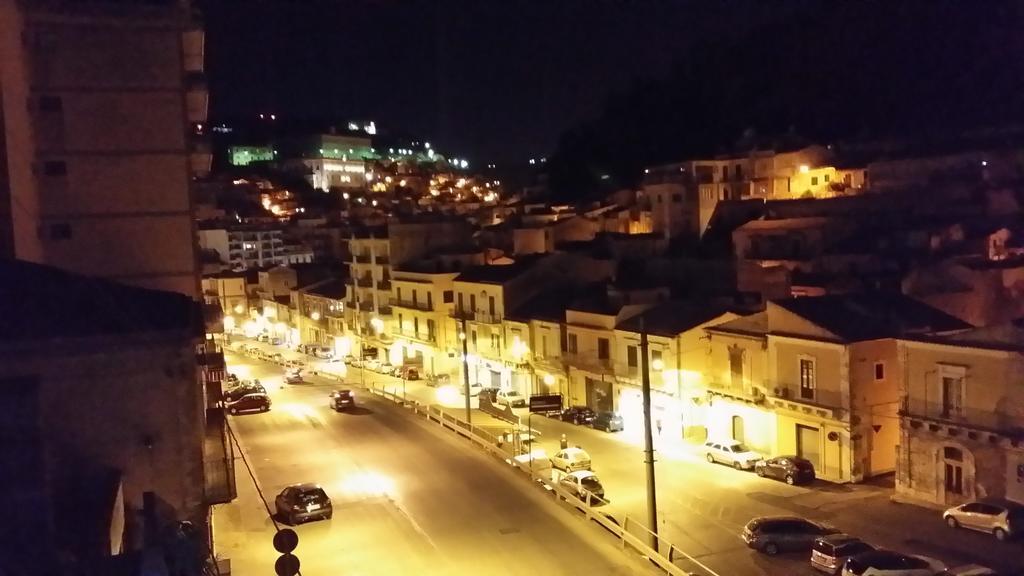 Pineta Monserrato Modica Buitenkant foto