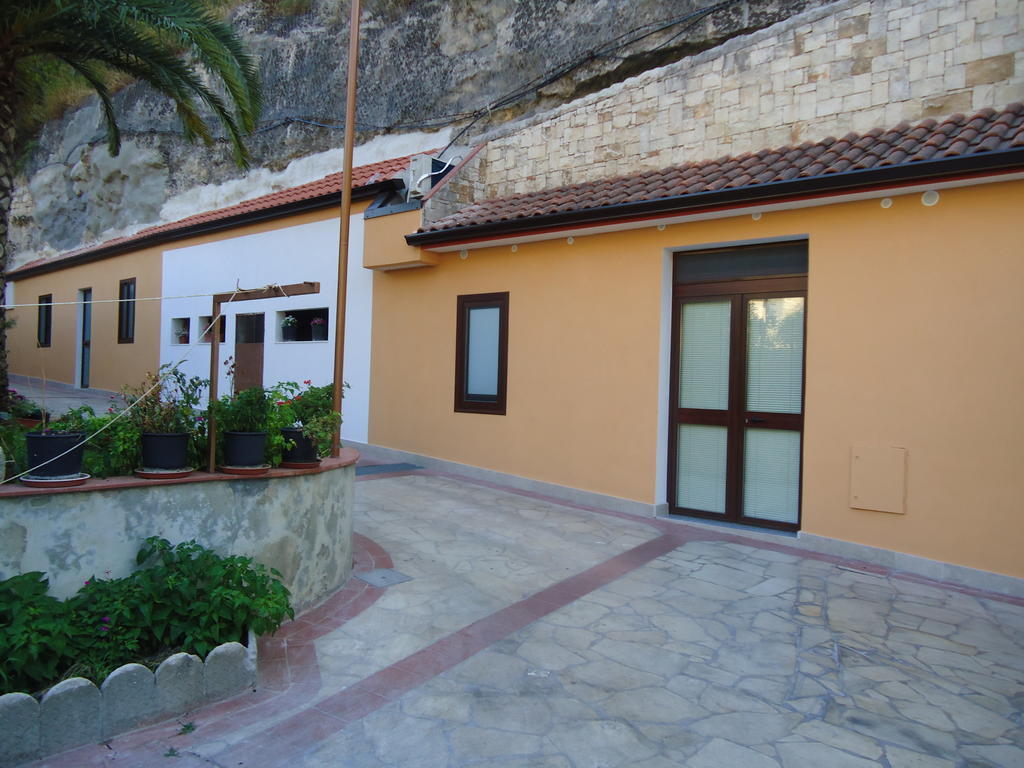 Pineta Monserrato Modica Buitenkant foto